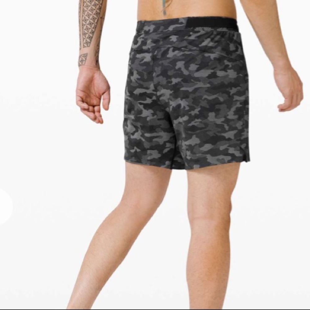 Lululemon Surge Short Liner Variegated Mesh Camo Black 6” Run Men’s Shorts - Picture 4 of 12